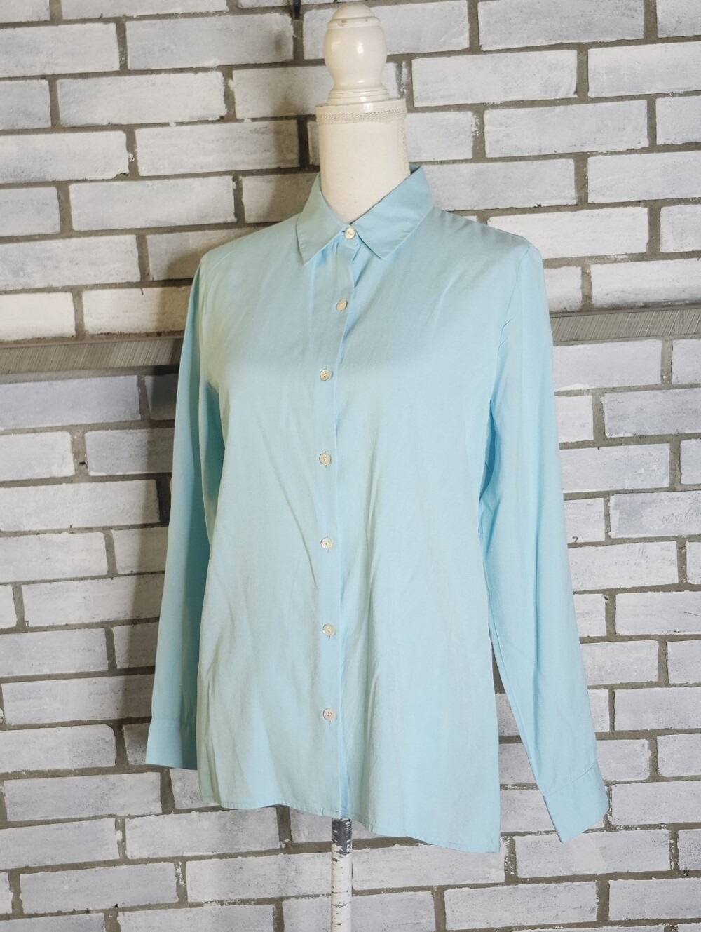 • J. Jill Women's Long Sleeve Button Up 100% Silk Blouse Size Small Light Blue